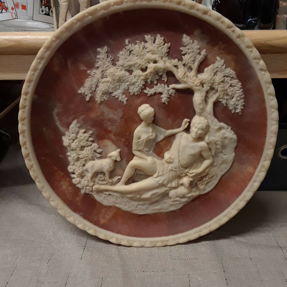 Sculptured plate